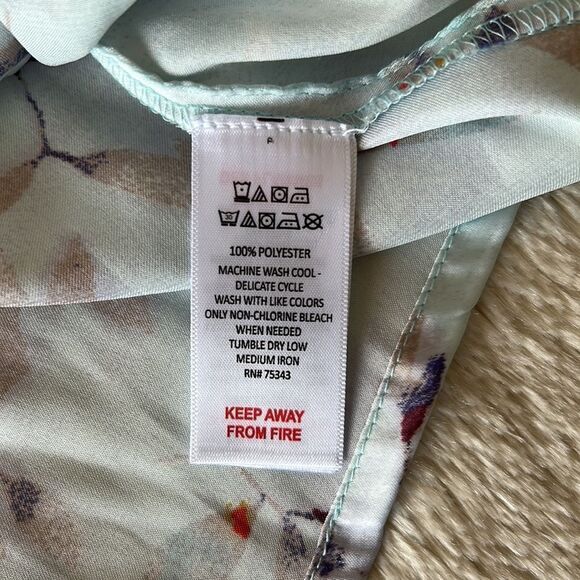 Sincerely Jules floral cami top blue size small - Picture 15 of 16